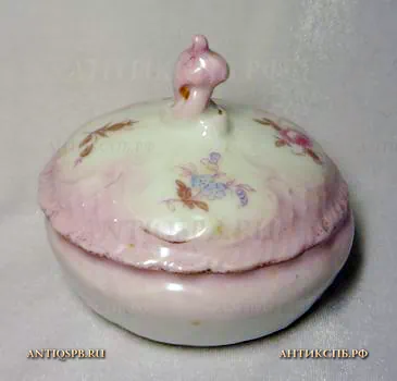 Шкатулка фарфоровая старинная. Нач. ХХ века. №13812